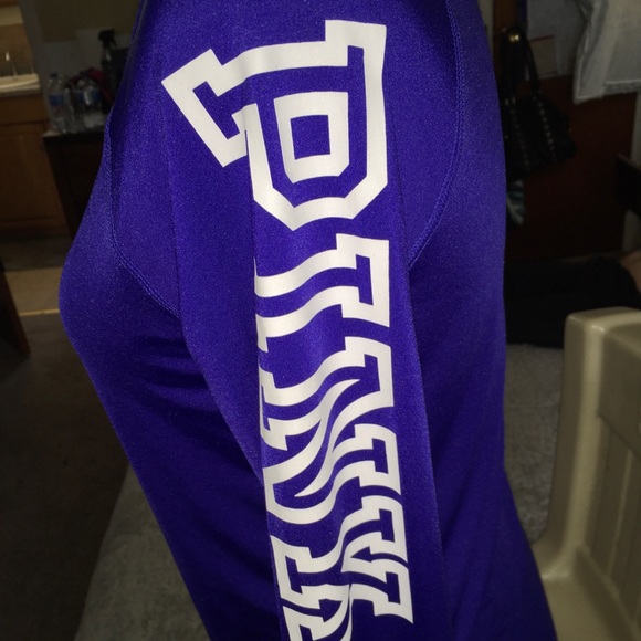 VS PINK Long sleeve/active shirt - Picture 4 of 5